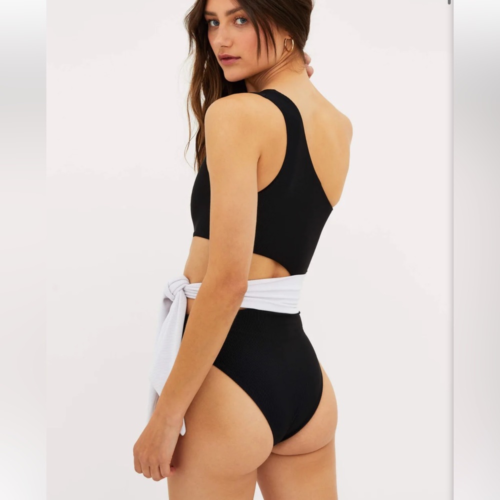 Beach Riot Carlie One Piece - Picture 4 of 6